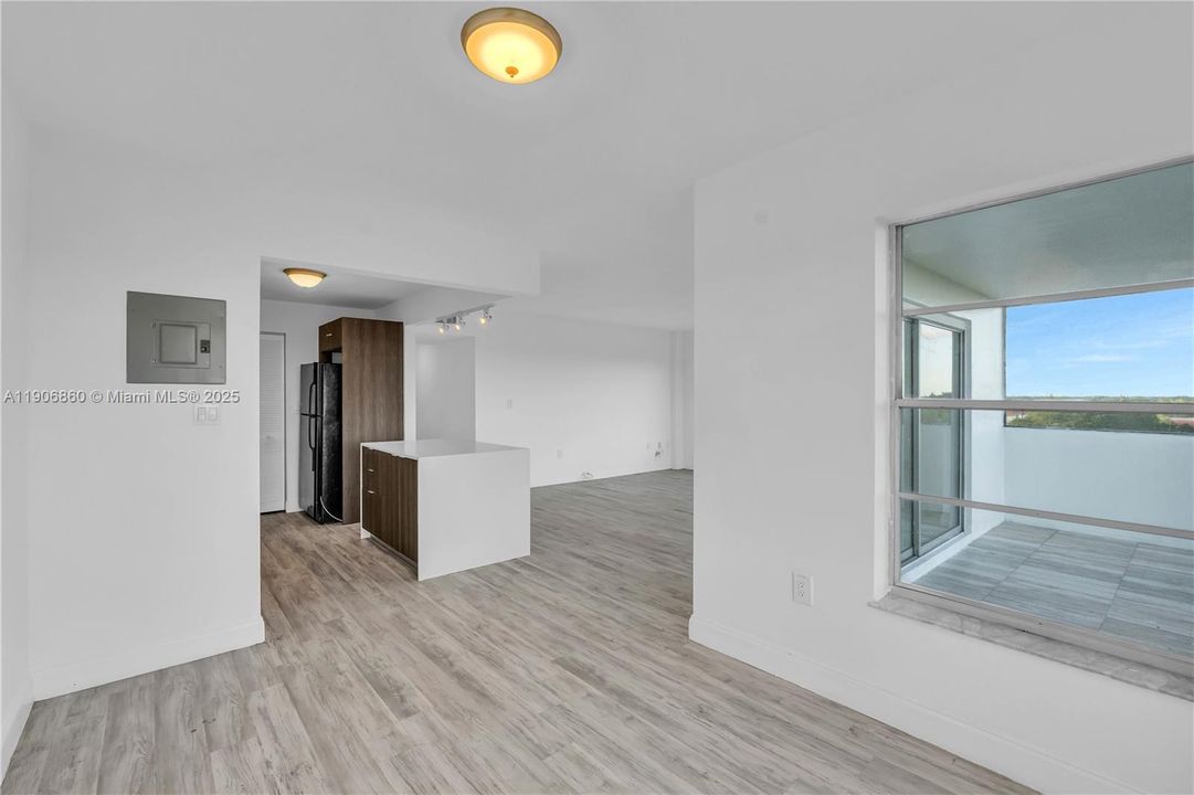 For Sale: $159,000 (2 beds, 2 baths, 1120 Square Feet)