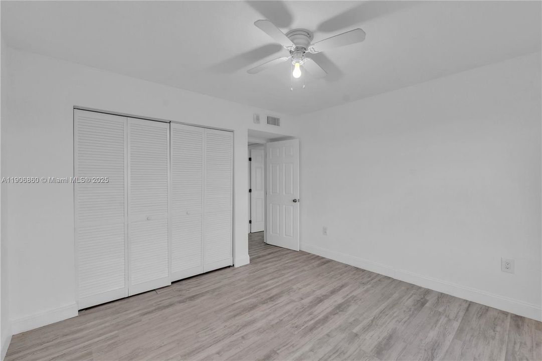 For Sale: $159,000 (2 beds, 2 baths, 1120 Square Feet)