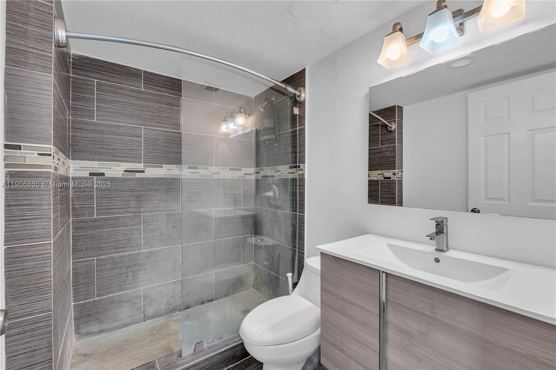 For Sale: $159,000 (2 beds, 2 baths, 1120 Square Feet)