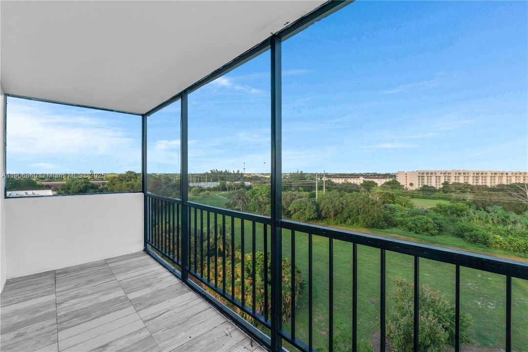 For Sale: $159,000 (2 beds, 2 baths, 1120 Square Feet)