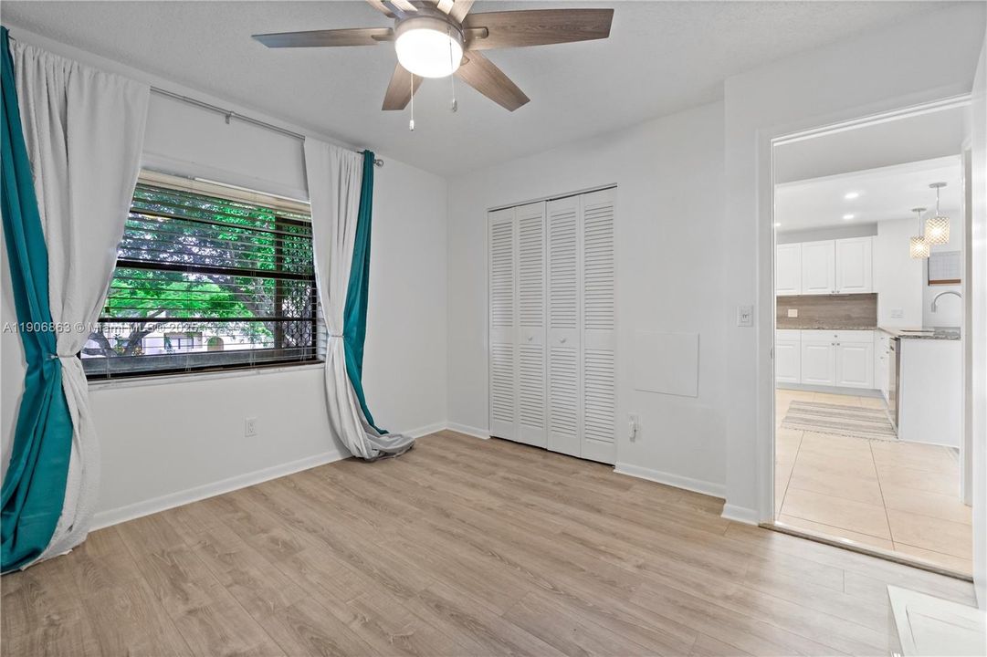For Sale: $255,000 (2 beds, 2 baths, 1216 Square Feet)