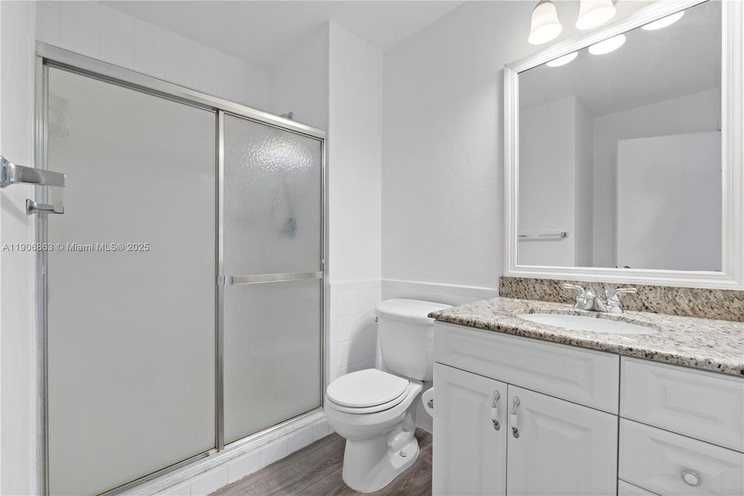 For Sale: $255,000 (2 beds, 2 baths, 1216 Square Feet)