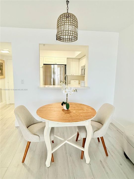 待售: $680,000 (1 贝兹, 1 浴室, 820 平方英尺)