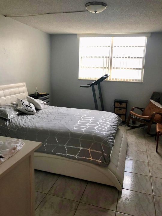 最近租的: $1,650 (1 贝兹, 1 浴室, 875 平方英尺)