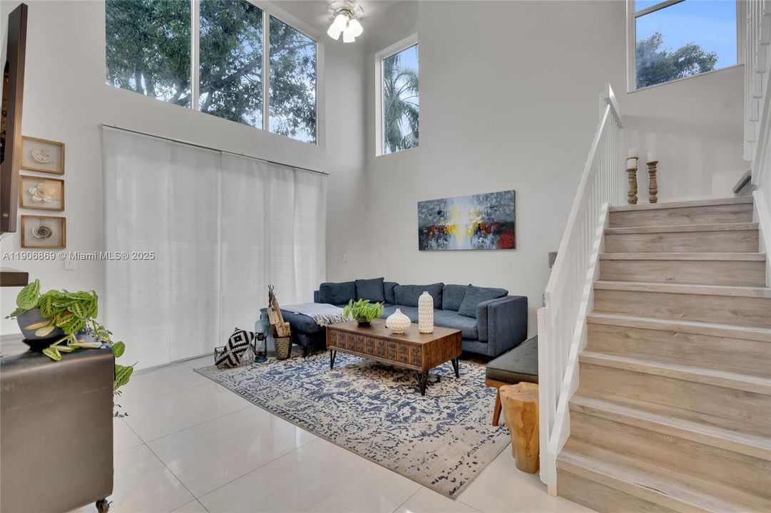 For Sale: $765,000 (5 beds, 3 baths, 1692 Square Feet)