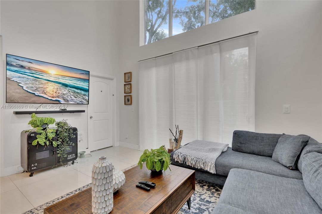 For Sale: $765,000 (5 beds, 3 baths, 1692 Square Feet)