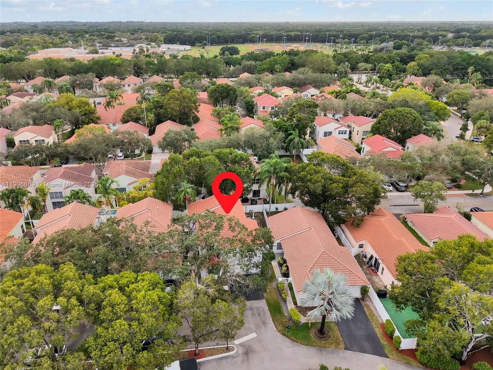 For Sale: $765,000 (5 beds, 3 baths, 1692 Square Feet)