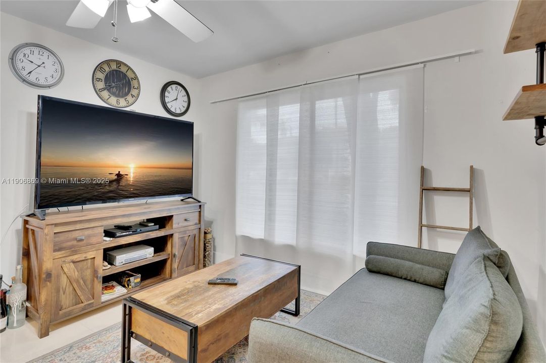 For Sale: $765,000 (5 beds, 3 baths, 1692 Square Feet)