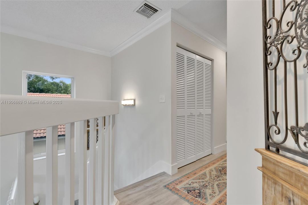 For Sale: $765,000 (5 beds, 3 baths, 1692 Square Feet)