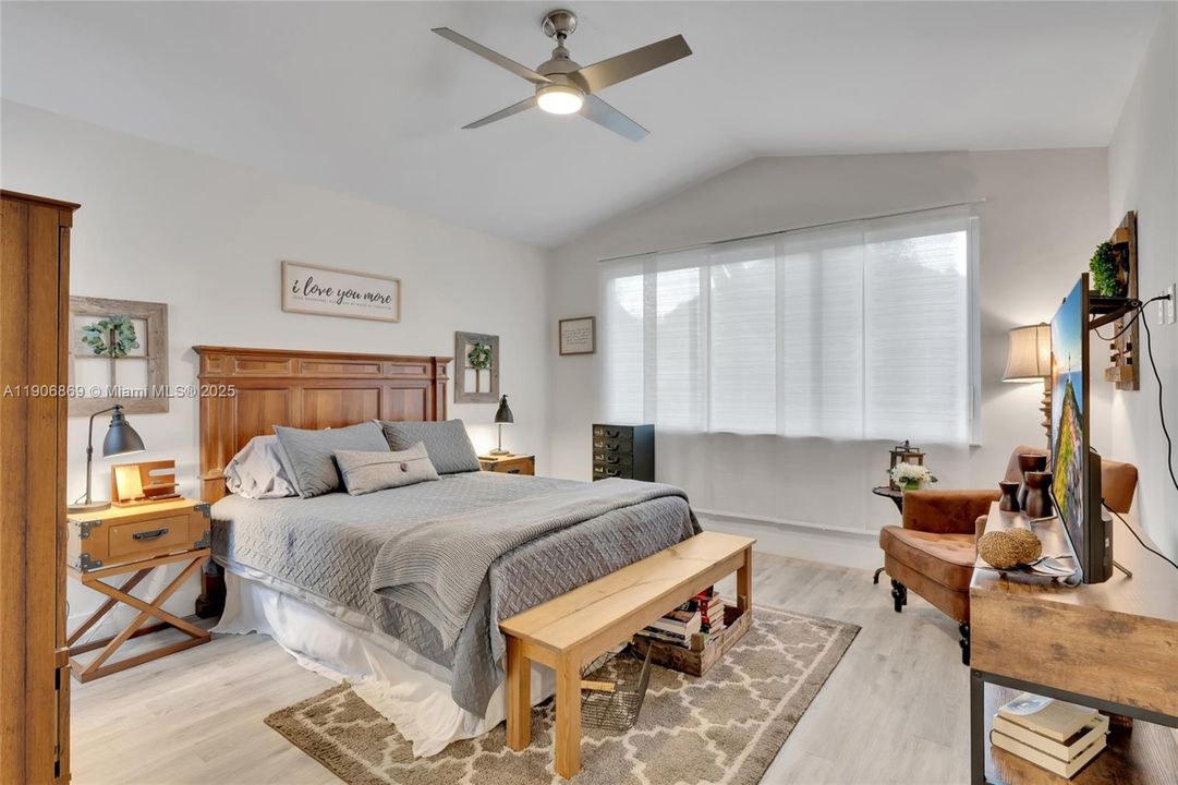 For Sale: $765,000 (5 beds, 3 baths, 1692 Square Feet)