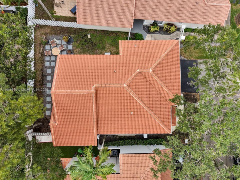 For Sale: $765,000 (5 beds, 3 baths, 1692 Square Feet)