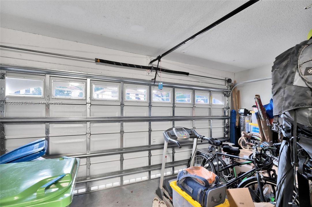 For Sale: $765,000 (5 beds, 3 baths, 1692 Square Feet)