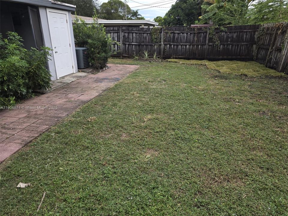 最近租的: $2,700 (2 贝兹, 1 浴室, 1061 平方英尺)