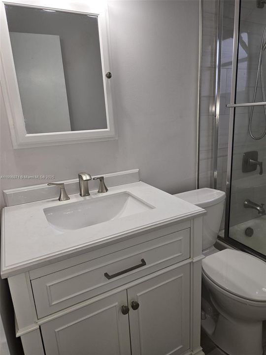 最近租的: $2,700 (2 贝兹, 1 浴室, 1061 平方英尺)