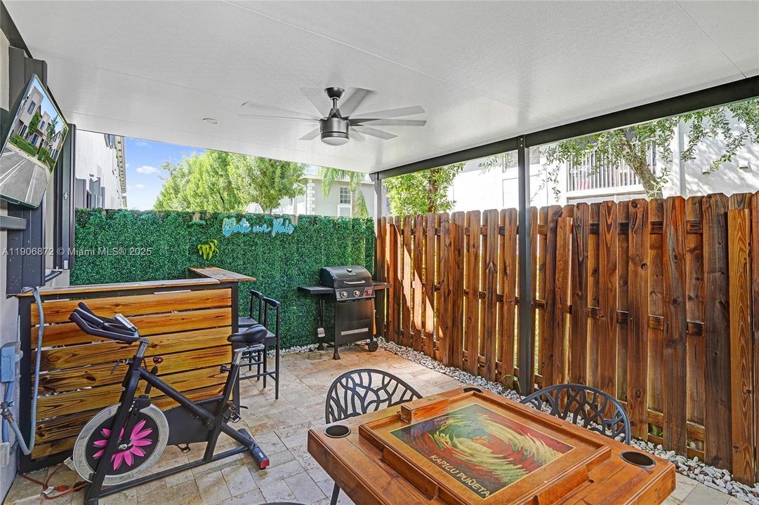 For Sale: $445,000 (3 beds, 3 baths, 1320 Square Feet)