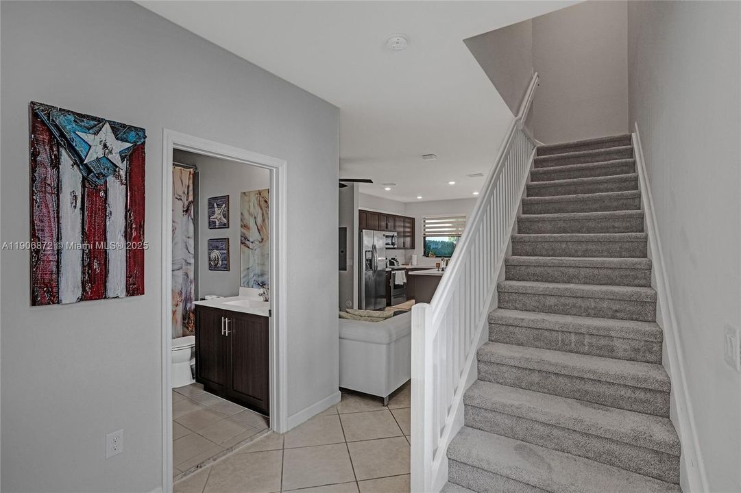 For Sale: $445,000 (3 beds, 3 baths, 1320 Square Feet)