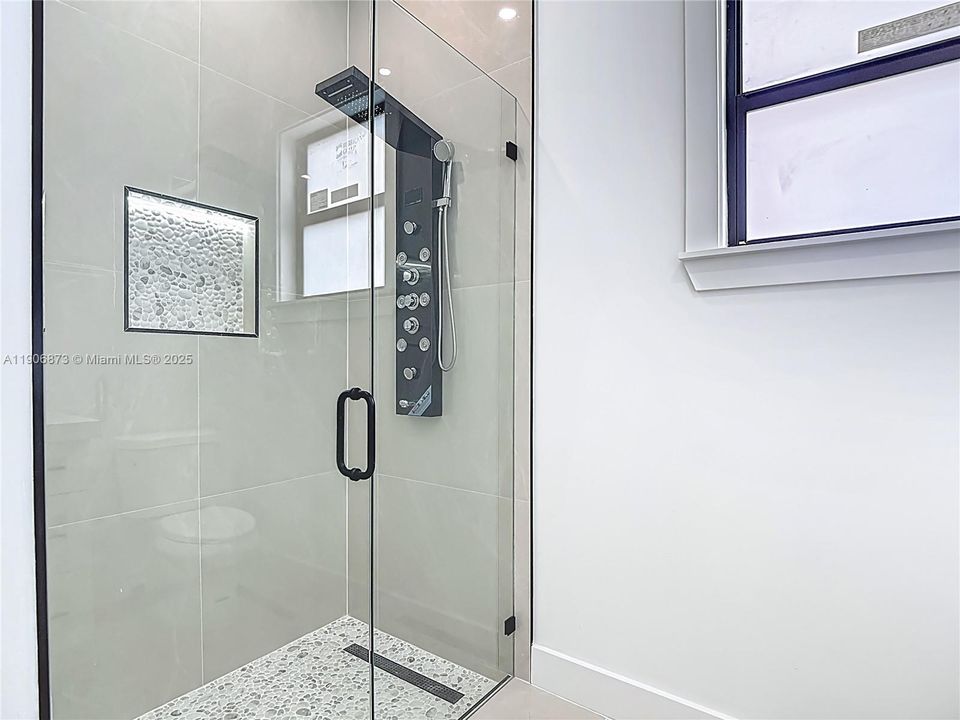 For Sale: $395,000 (4 beds, 2 baths, 2150 Square Feet)