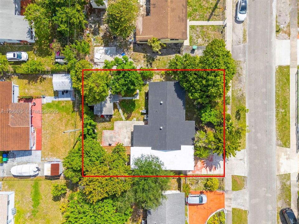 For Sale: $569,000 (4 beds, 2 baths, 1673 Square Feet)