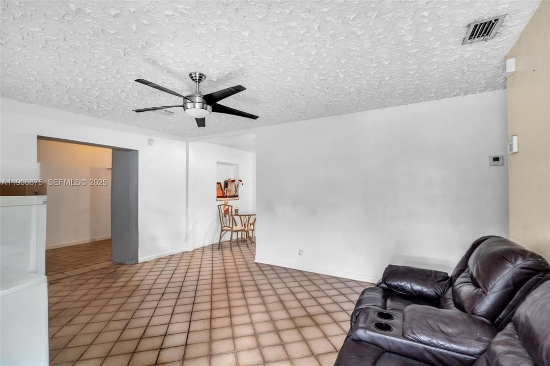 For Sale: $569,000 (4 beds, 2 baths, 1673 Square Feet)