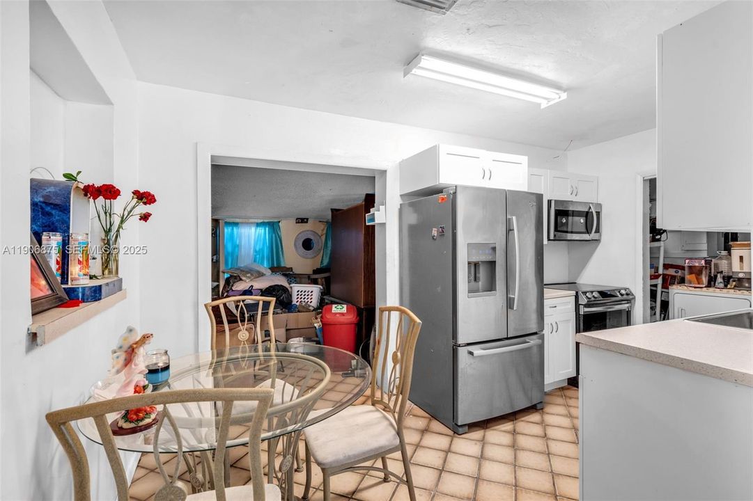 For Sale: $569,000 (4 beds, 2 baths, 1673 Square Feet)