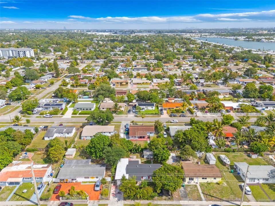 For Sale: $569,000 (4 beds, 2 baths, 1673 Square Feet)