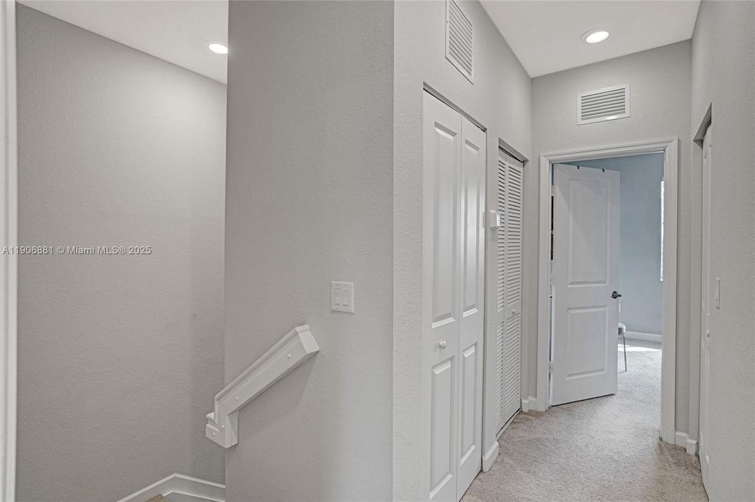 Active With Contract: $2,900 (3 beds, 3 baths, 1320 Square Feet)