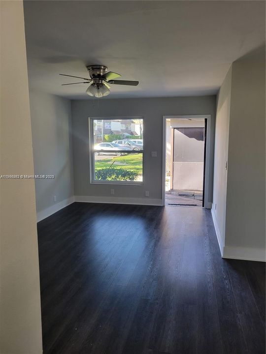 For Rent: $2,000 (2 beds, 2 baths, 912 Square Feet)