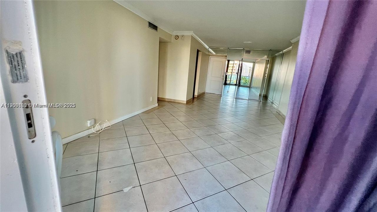 待售: $550,000 (2 贝兹, 2 浴室, 1357 平方英尺)