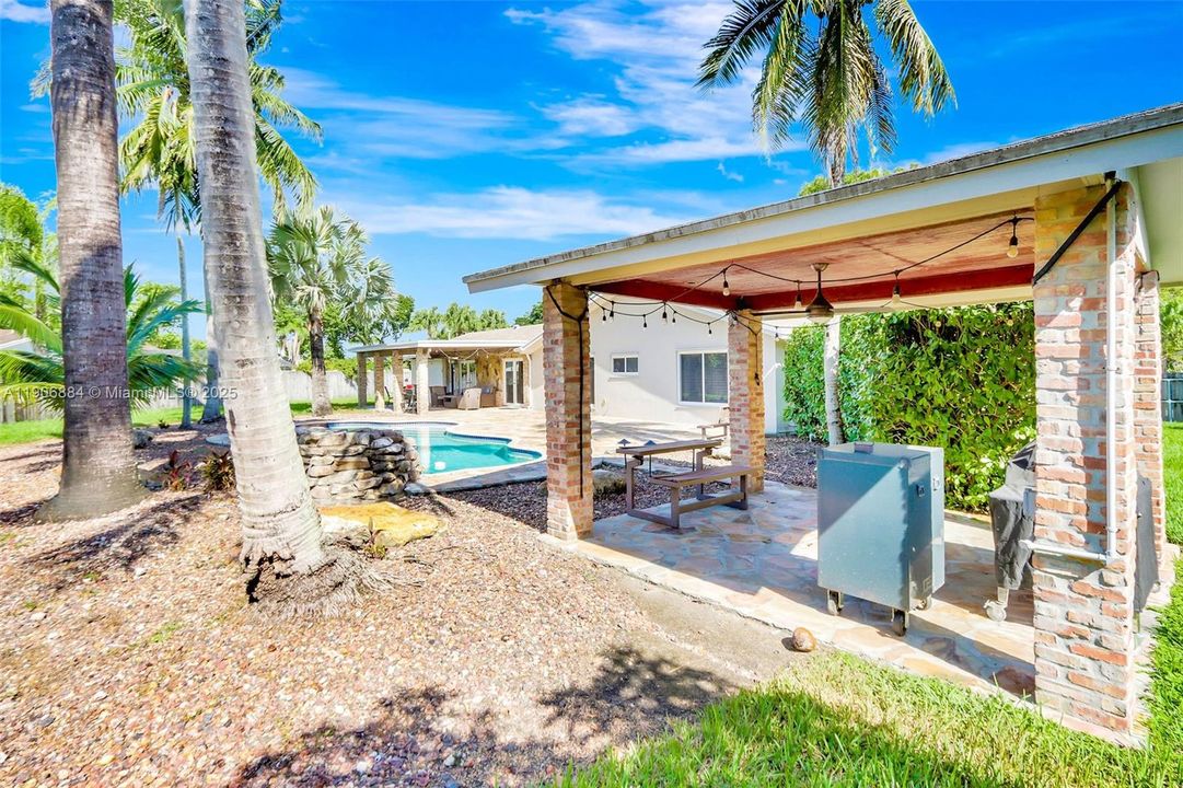 Active With Contract: $1,245,000 (4 beds, 2 baths, 1898 Square Feet)