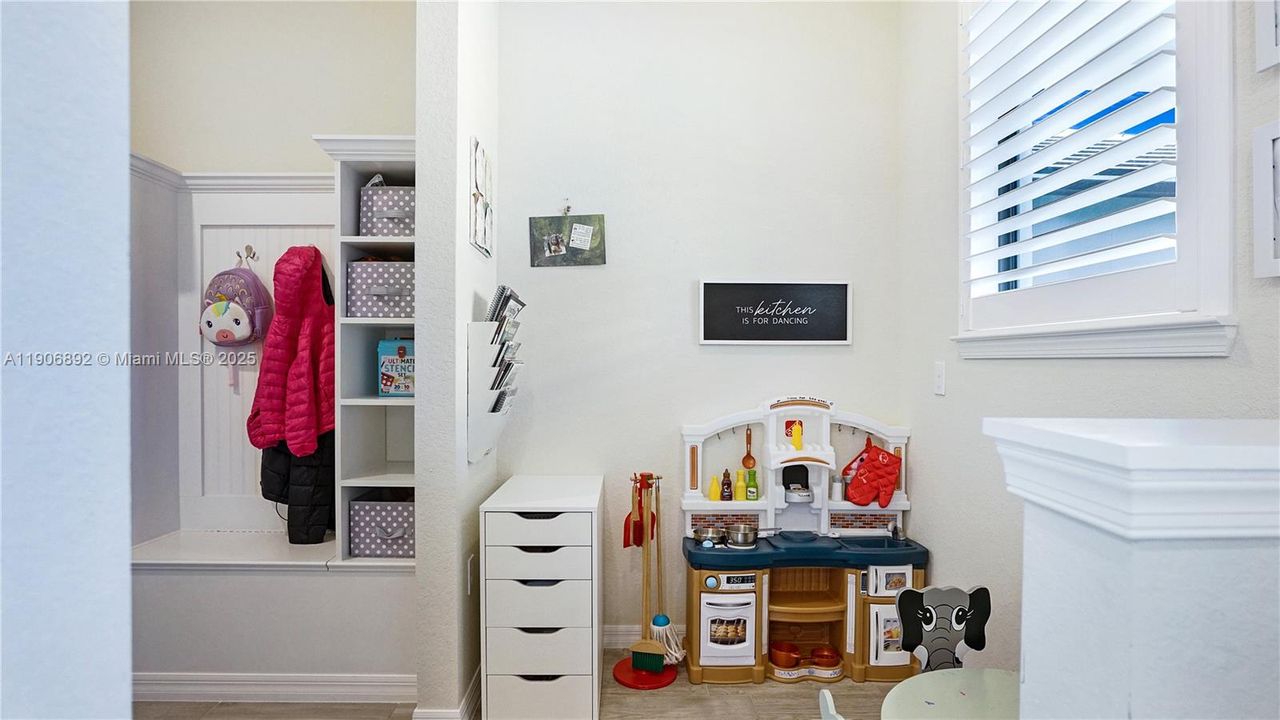 For Sale: $750,000 (4 beds, 2 baths, 2377 Square Feet)