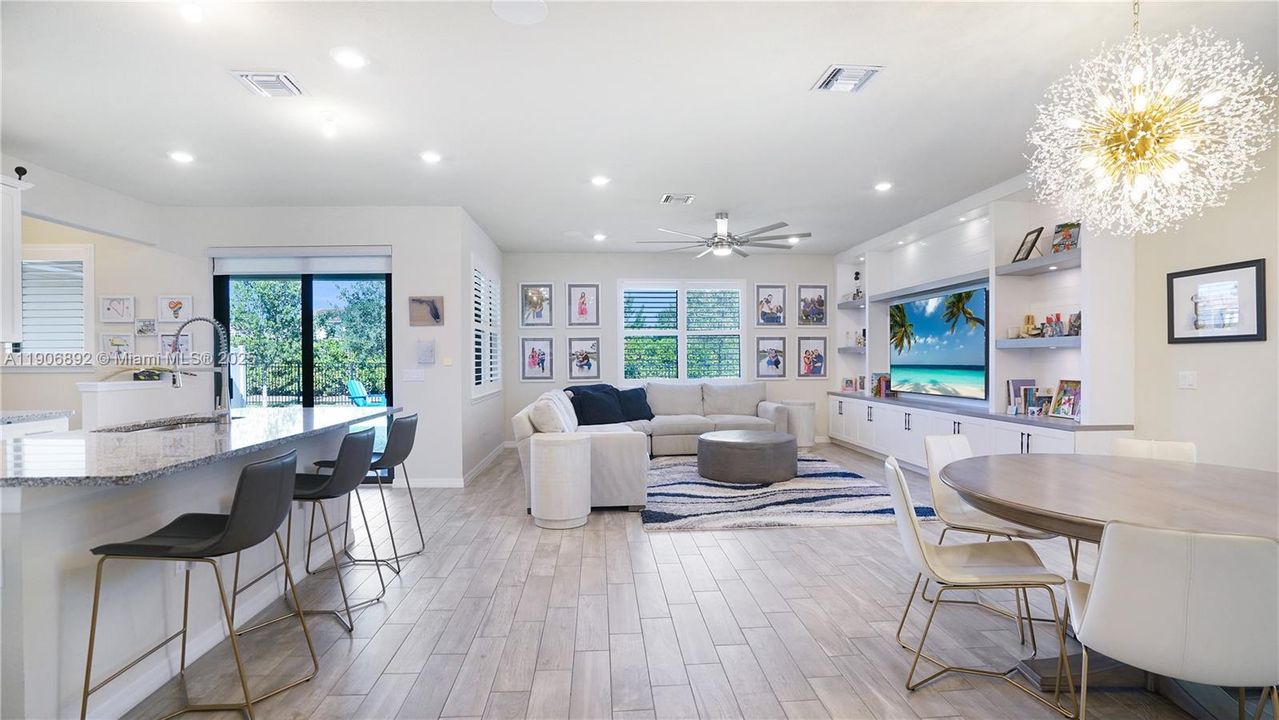 For Sale: $750,000 (4 beds, 2 baths, 2377 Square Feet)