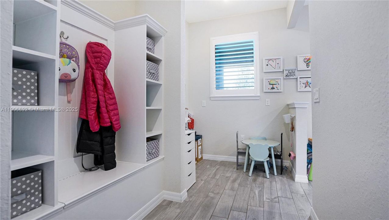 For Sale: $750,000 (4 beds, 2 baths, 2377 Square Feet)