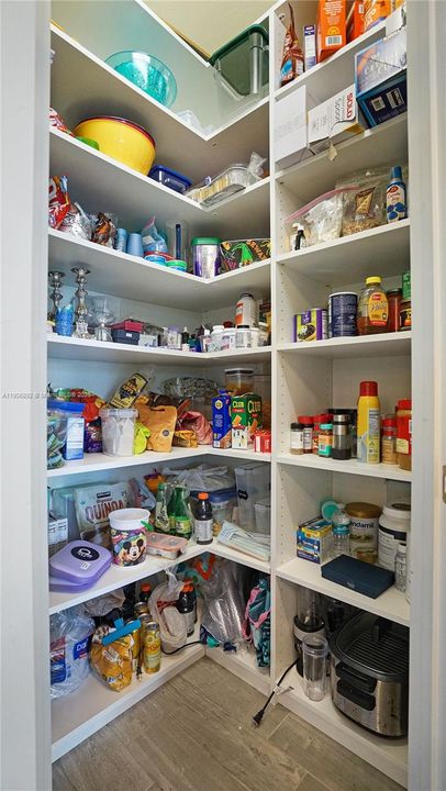 For Sale: $750,000 (4 beds, 2 baths, 2377 Square Feet)