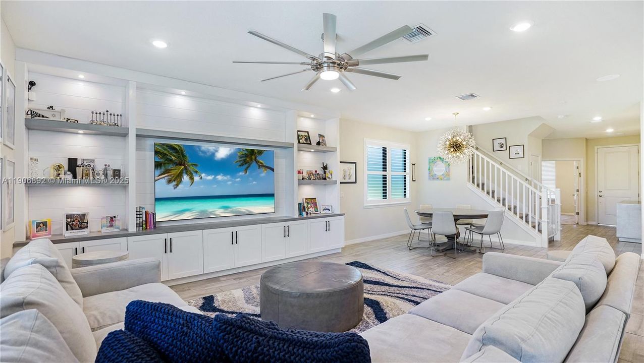 For Sale: $750,000 (4 beds, 2 baths, 2377 Square Feet)