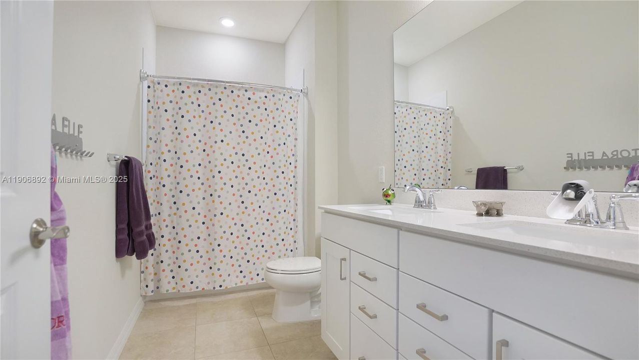 For Sale: $750,000 (4 beds, 2 baths, 2377 Square Feet)