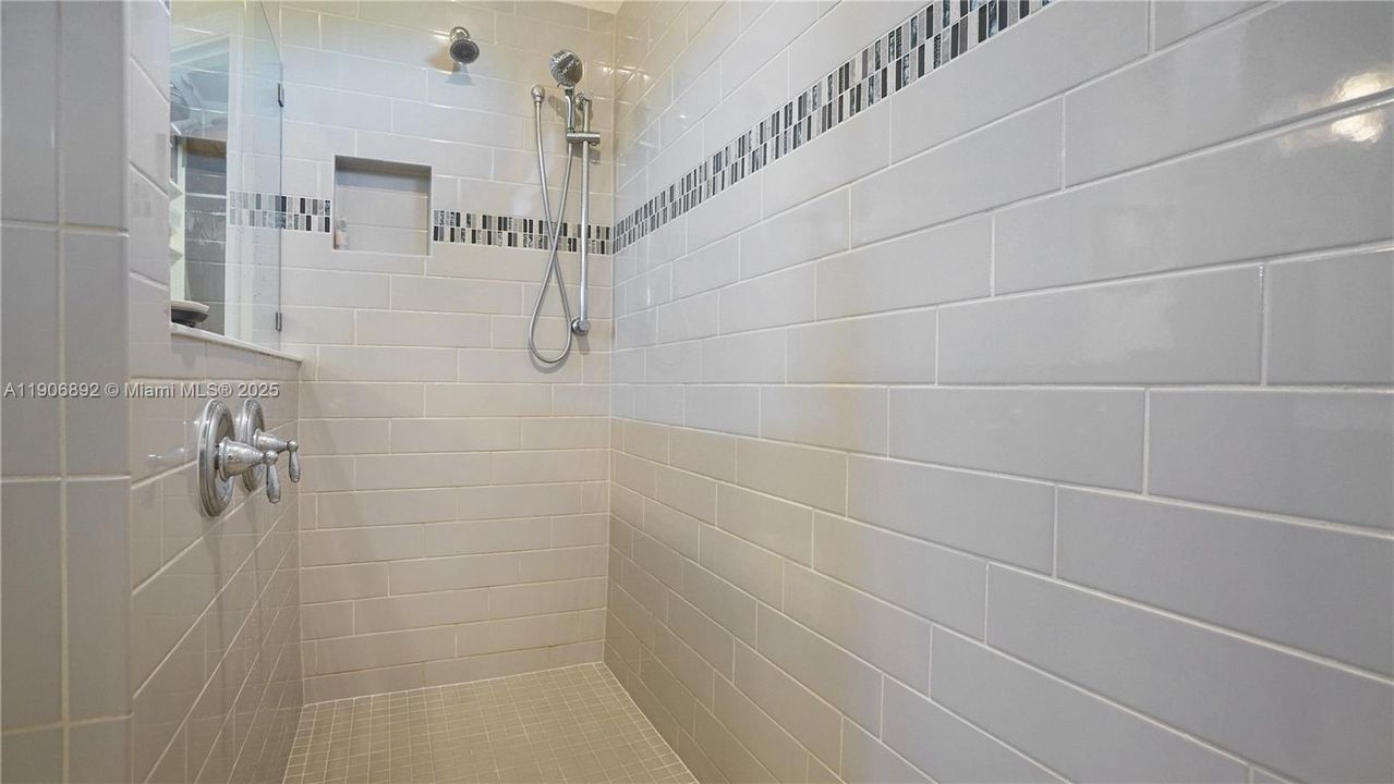 For Sale: $750,000 (4 beds, 2 baths, 2377 Square Feet)