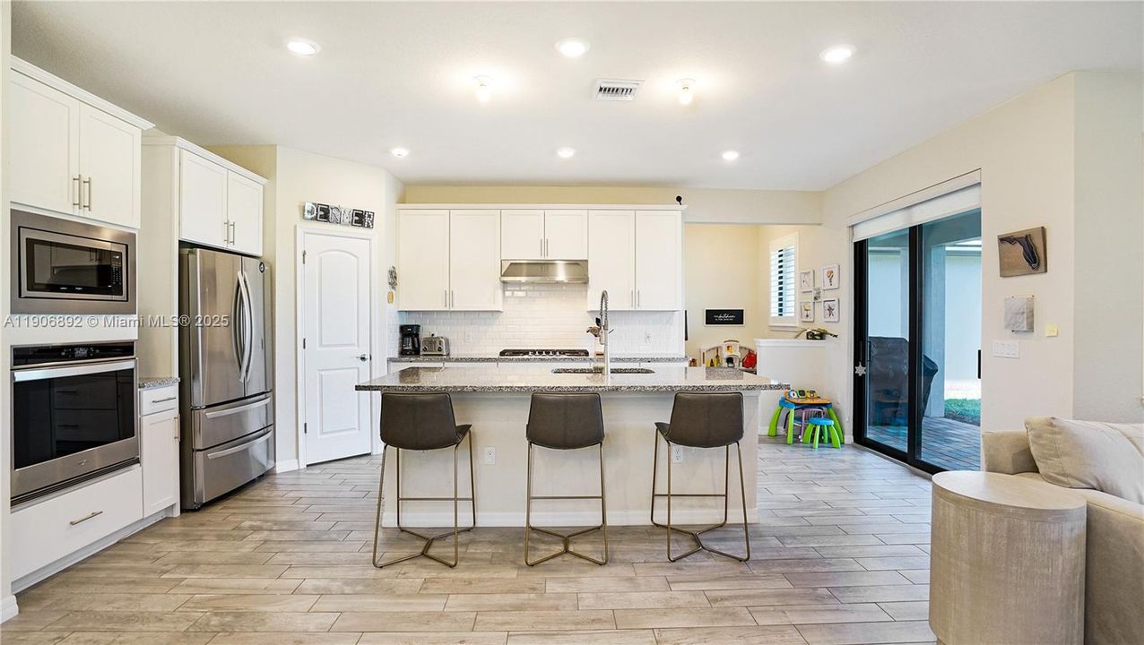 For Sale: $750,000 (4 beds, 2 baths, 2377 Square Feet)