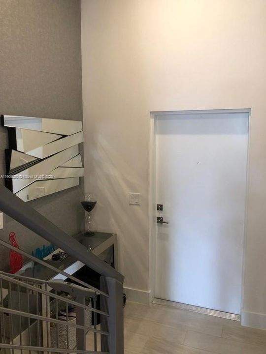 En Venta: $459,900 (2 camas, 2 baños, 1520 Pies cuadrados)