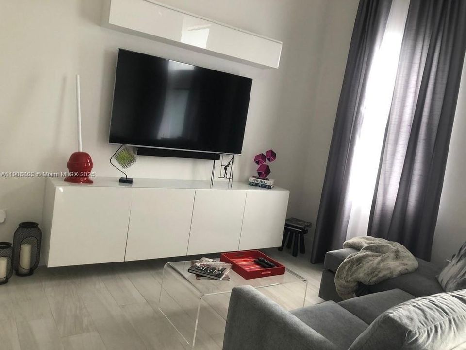 En Venta: $459,900 (2 camas, 2 baños, 1520 Pies cuadrados)