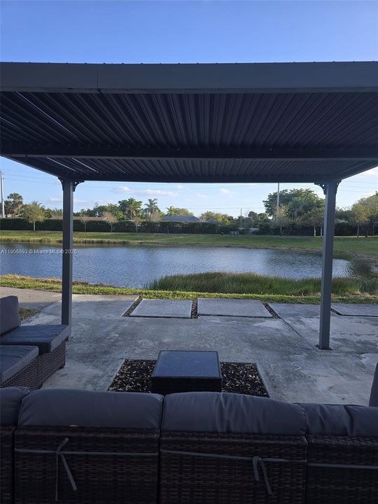 En Venta: $459,900 (2 camas, 2 baños, 1520 Pies cuadrados)