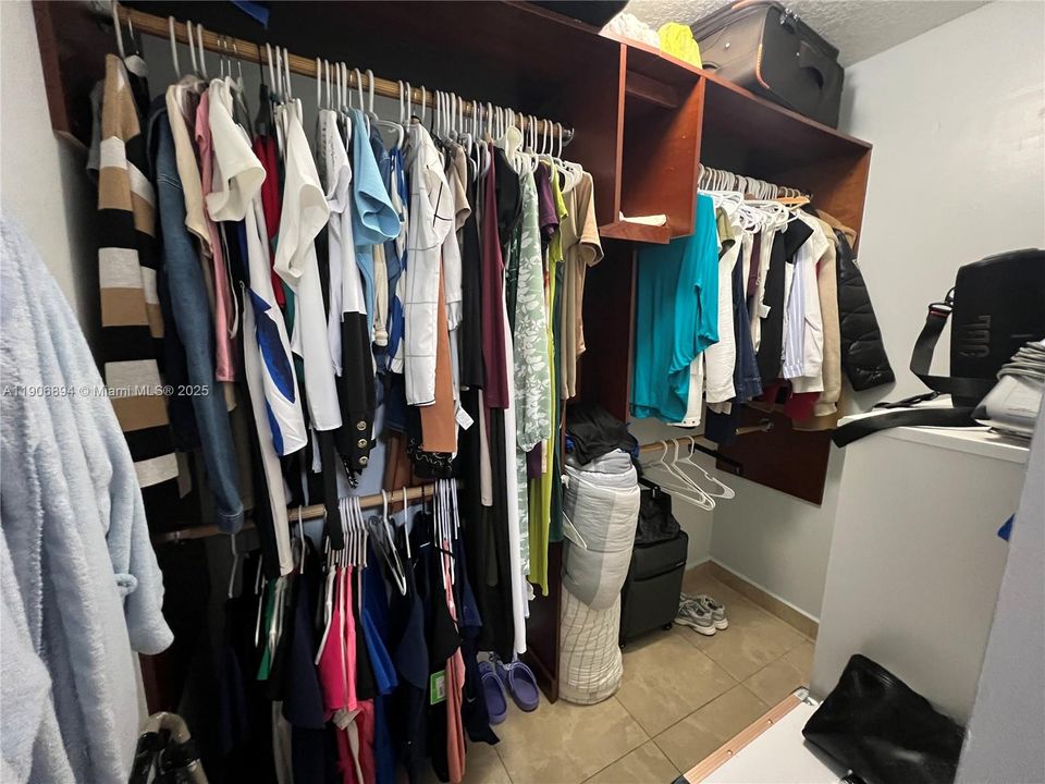 En Venta: $355,000 (2 camas, 2 baños, 1080 Pies cuadrados)