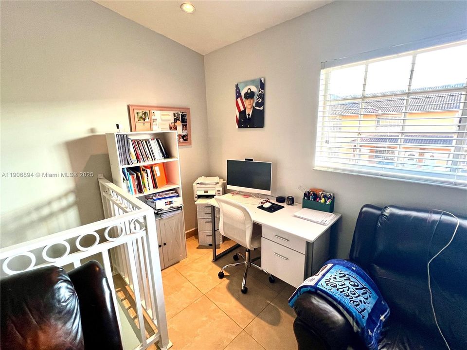 En Venta: $355,000 (2 camas, 2 baños, 1080 Pies cuadrados)