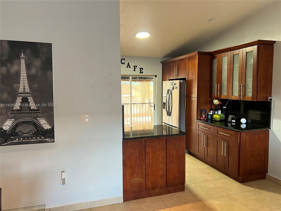 En Venta: $355,000 (2 camas, 2 baños, 1080 Pies cuadrados)