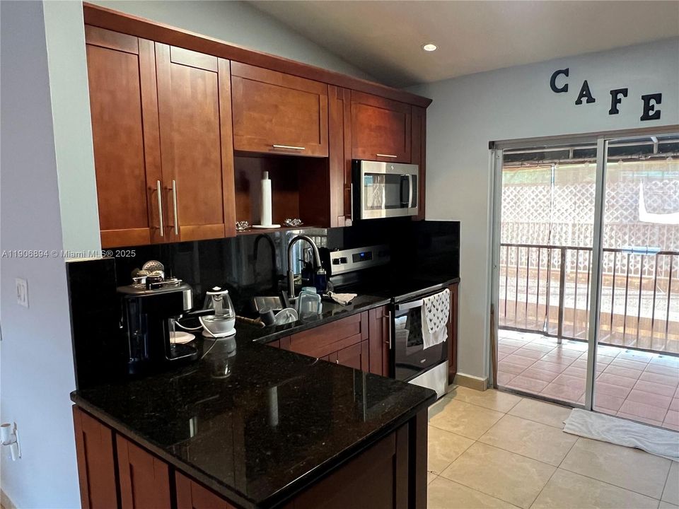 En Venta: $355,000 (2 camas, 2 baños, 1080 Pies cuadrados)