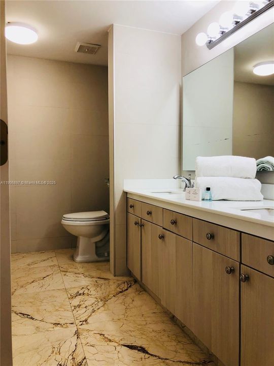 出租: $3,950 (3 贝兹, 2 浴室, 1406 平方英尺)