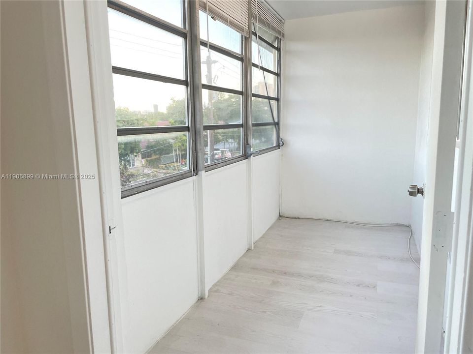 Recently Rented: $1,800 (1 beds, 1 baths, 800 Square Feet)