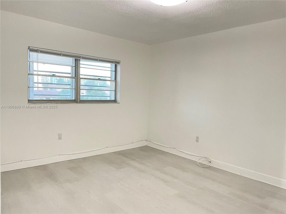 Recently Rented: $1,800 (1 beds, 1 baths, 800 Square Feet)