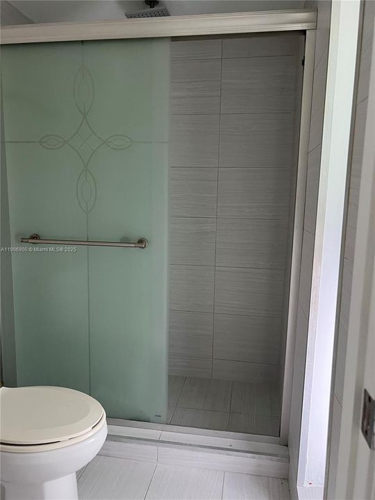 For Rent: $2,400 (2 beds, 2 baths, 1050 Square Feet)