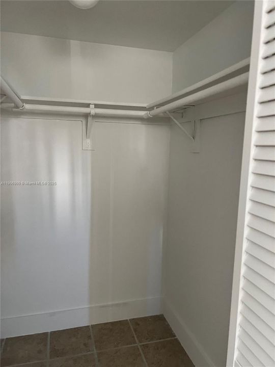 For Rent: $2,400 (2 beds, 2 baths, 1050 Square Feet)