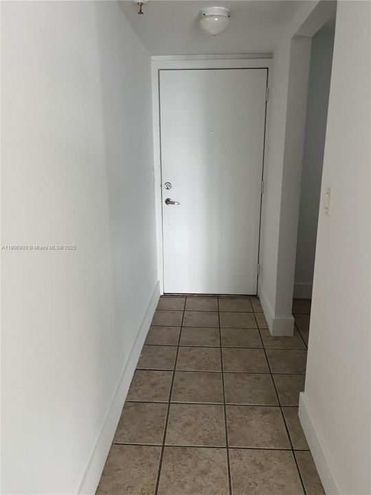 For Rent: $2,400 (2 beds, 2 baths, 1050 Square Feet)
